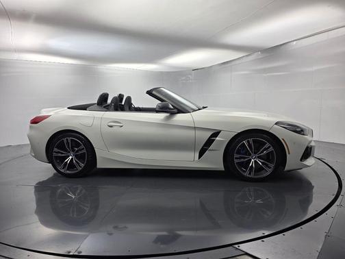 Alpine White 2026 BMW Z4 M40i