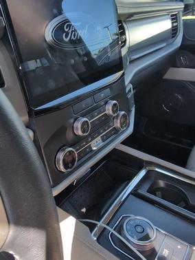 Iconic Silver Metallic 2022 Ford Expedition XLT