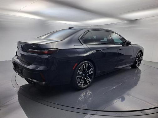 2023 BMW 760 760i xDrive