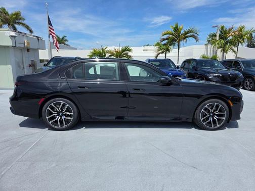 Black Sapphire Metallic 2026 BMW 760 760i xDrive