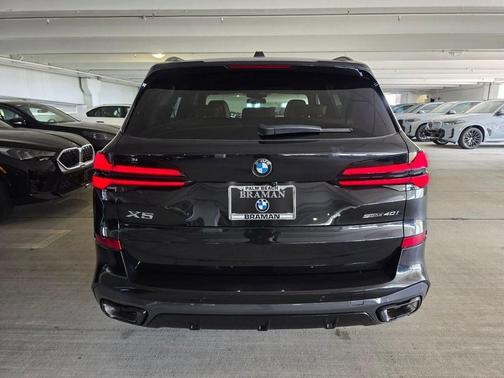Black Sapphire Metallic 2026 BMW X5 sDrive40i