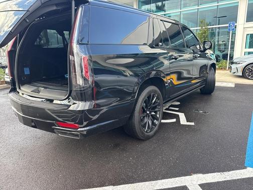 2023 Cadillac Escalade ESV Sport