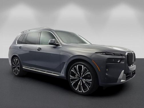 Sparkling 2023 BMW X7 xDrive40i