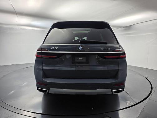 Sparkling 2023 BMW X7 xDrive40i