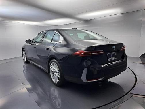 2025 BMW 530 i