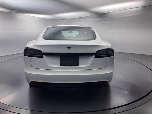 2022 Tesla Model S Base