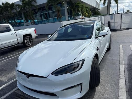 2022 Tesla Model S Base