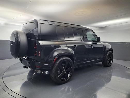 2025 Land Rover Defender P400 X-Dynamic SE