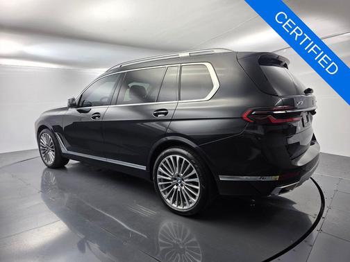 Black Sapphire Metallic 2024 BMW X7 xDrive40i