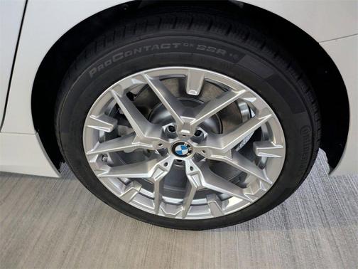 2025 BMW 330 i