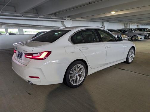 2025 BMW 330 i