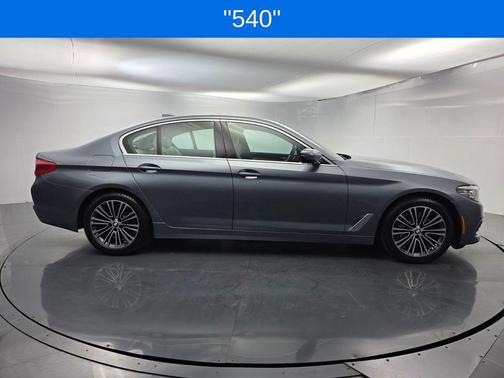 2019 BMW 540 i