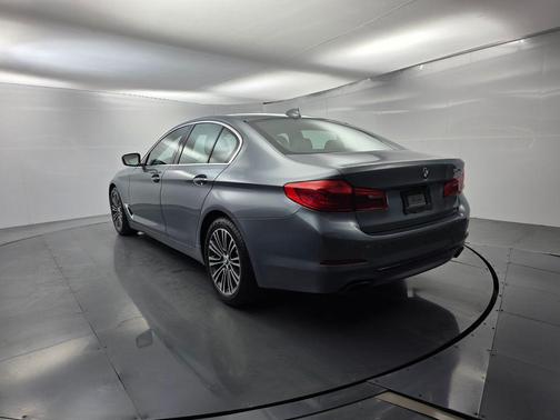Bluestone Metallic 2019 BMW 540 i