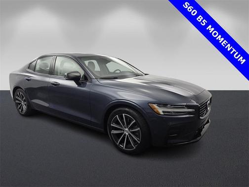 2022 Volvo S60 B5 Momentum