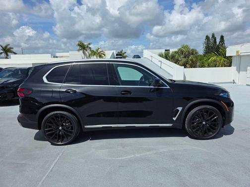 Black Sapphire Metallic 2026 BMW X5 sDrive40i