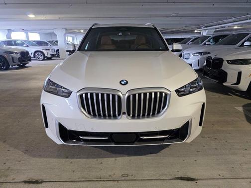 Mineral White Metallic 2026 BMW X5 xDrive40i