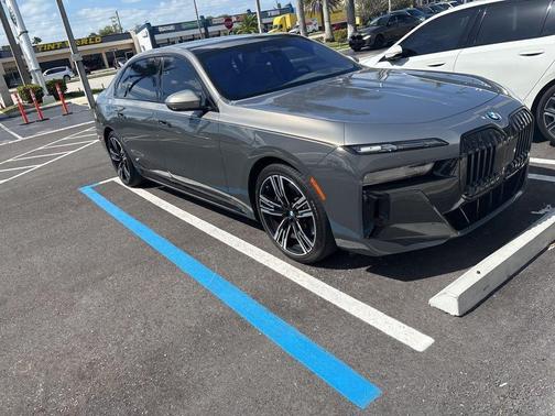 Individual Dravit Gray Metallic 2023 BMW i7 xDrive60