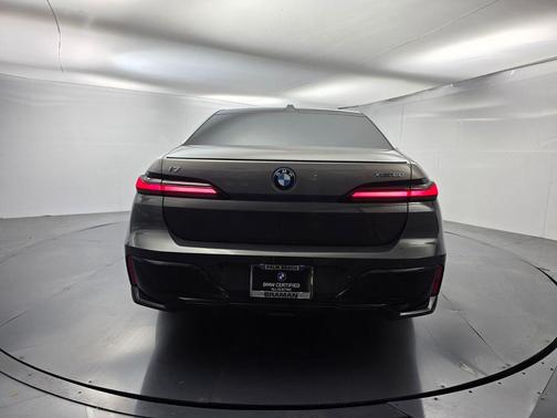 Individual Dravit Gray Metallic 2023 BMW i7 xDrive60