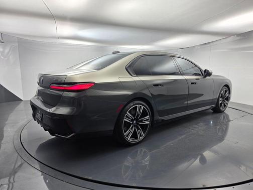 Individual Dravit Gray Metallic 2023 BMW i7 xDrive60