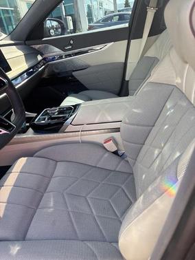 Individual Dravit Gray Metallic 2023 BMW i7 xDrive60