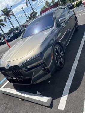 Individual Dravit Gray Metallic 2023 BMW i7 xDrive60