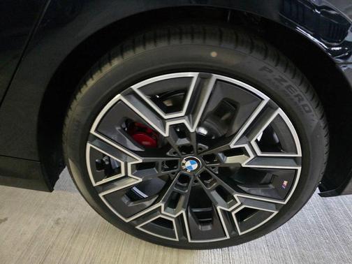 Carbon Black Metallic 2027 BMW 530 i