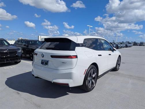 2026 BMW iX xDrive45