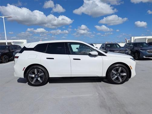 2026 BMW iX xDrive45