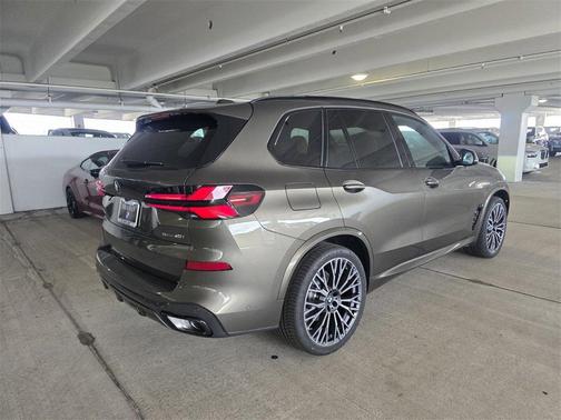 Manhattan Green Metallic 2026 BMW X5 sDrive40i