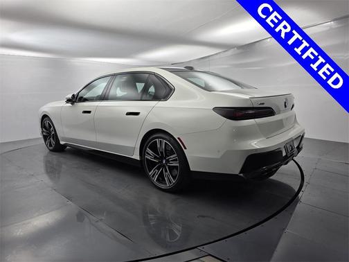 2024 BMW 760 760i xDrive