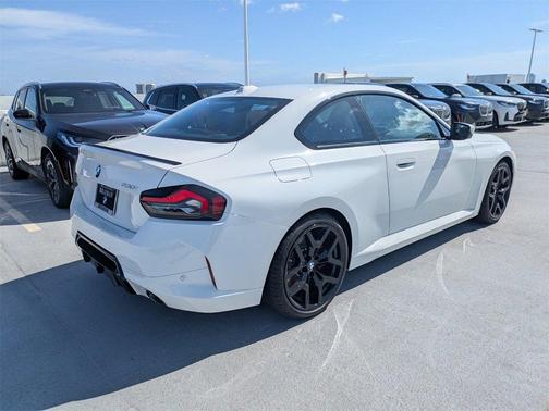 2025 BMW 230 i