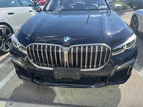 2022 BMW M760 i xDrive