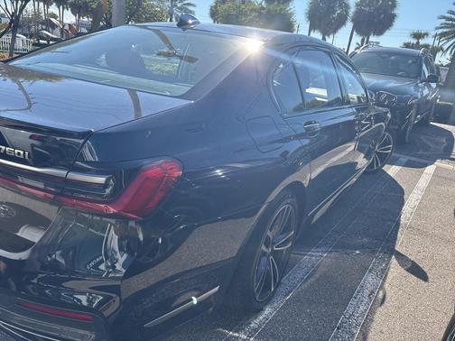 2022 BMW M760 i xDrive