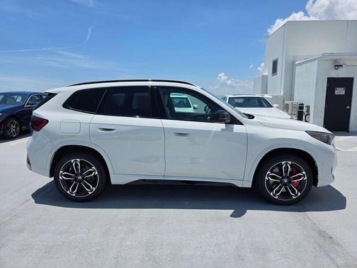 Alpine White 2026 BMW X1 xDrive28i