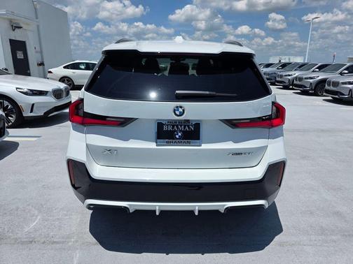 Alpine White 2026 BMW X1 xDrive28i