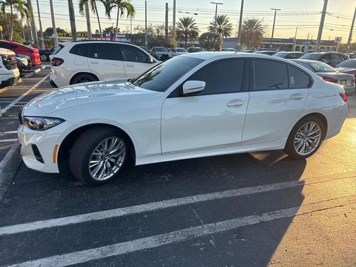 2023 BMW 330 i