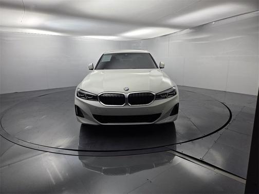 2023 BMW 330 i