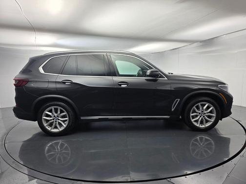Dark Graphite Metallic 2021 BMW X5 xDrive40i