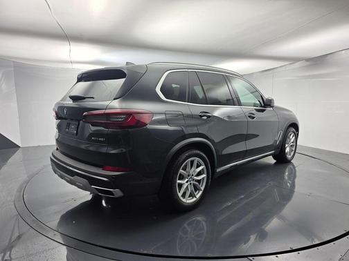 Dark Graphite Metallic 2021 BMW X5 xDrive40i