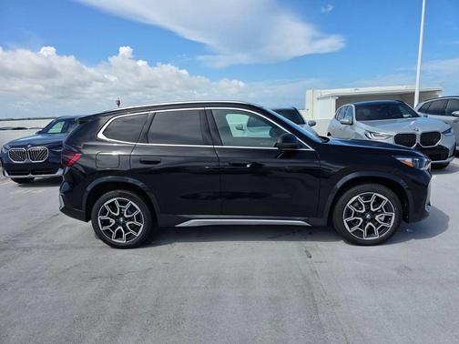 Jet Black 2027 BMW X1 xDrive28i