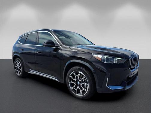 Jet Black 2027 BMW X1 xDrive28i