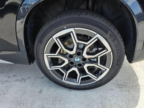 Jet Black 2027 BMW X1 xDrive28i