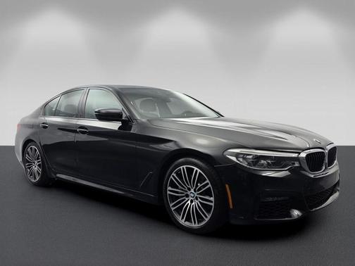 Black Sapphire Metallic 2019 BMW 540 i xDrive
