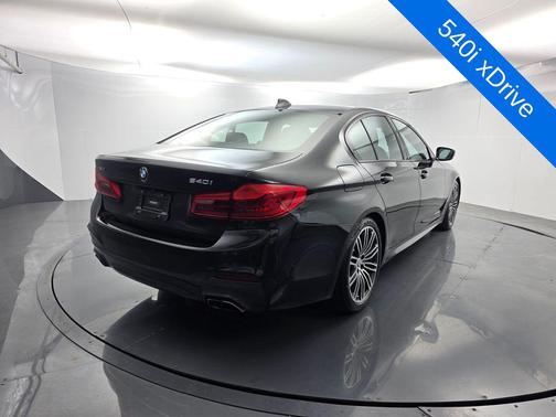 Black Sapphire Metallic 2019 BMW 540 i xDrive