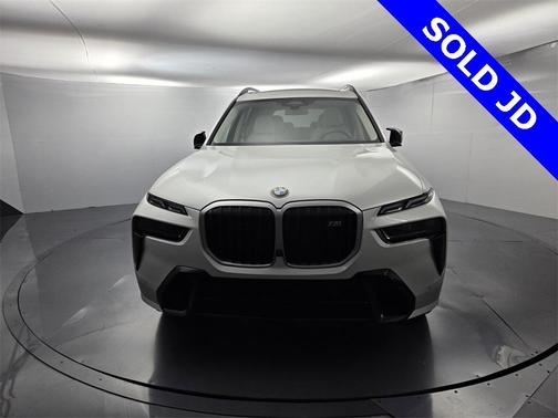 2024 BMW X7 M60i