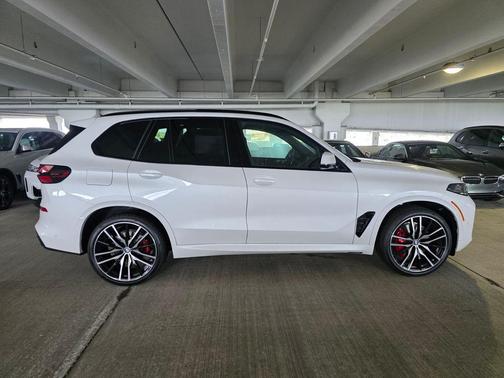 Mineral White Metallic 2026 BMW X5 sDrive40i