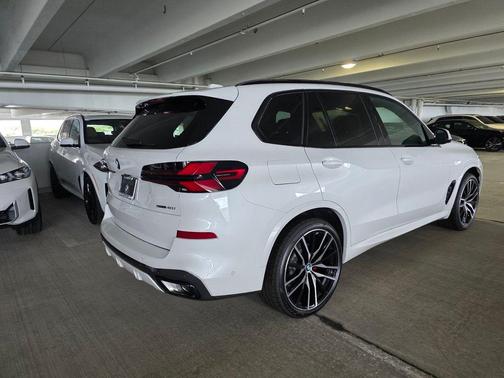 Mineral White Metallic 2026 BMW X5 sDrive40i