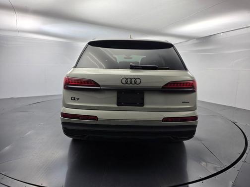 Vicuna Beige Metallic 2023 Audi Q7 45 Premium Plus