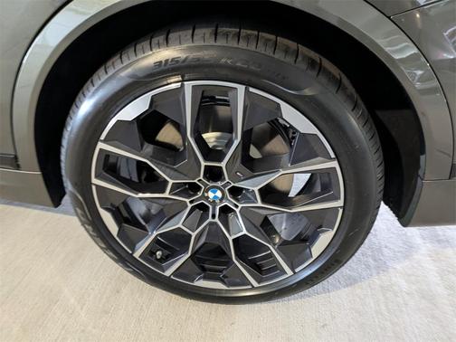 2026 BMW X7 M60i