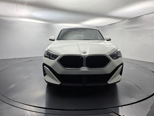 Alpine White 2025 BMW X2 xDrive28i